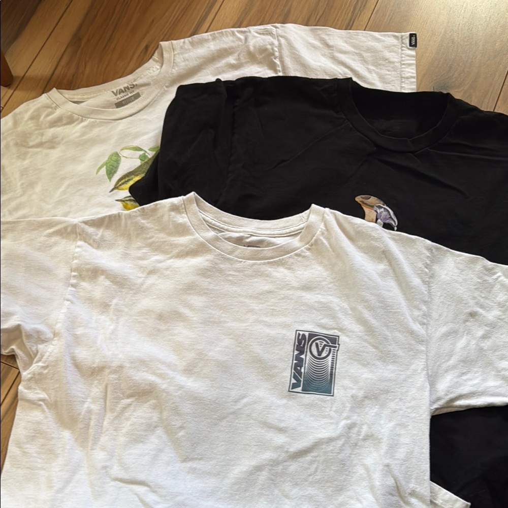 Vans men’s size medium Graphic Tees lot of three
